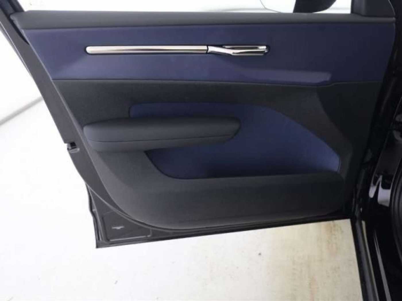 Volvo  Plus AWD Performance Pure Electric*WI-PAK