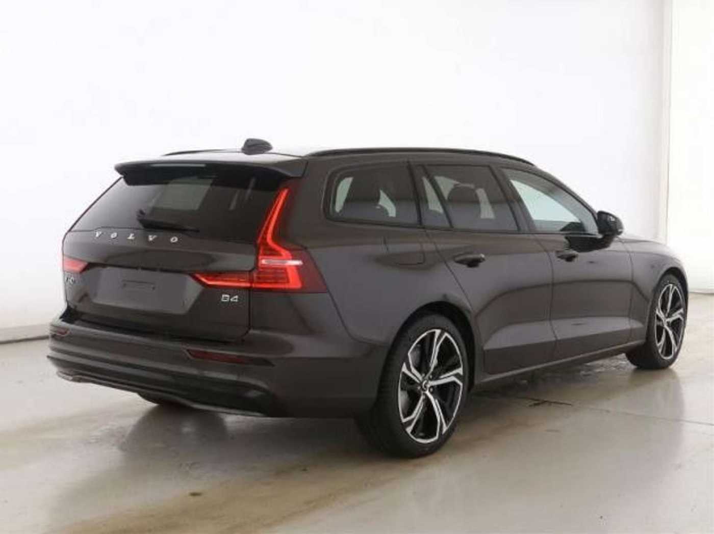 Volvo  Plus Dark*SD*AHK*BLIS*ACC*VOLL-LED*0,99% eff