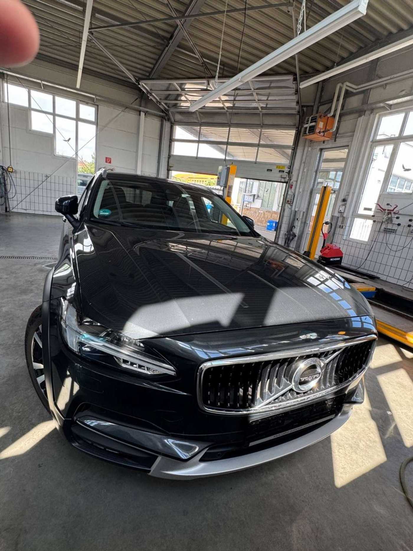 Volvo  Pro AWD