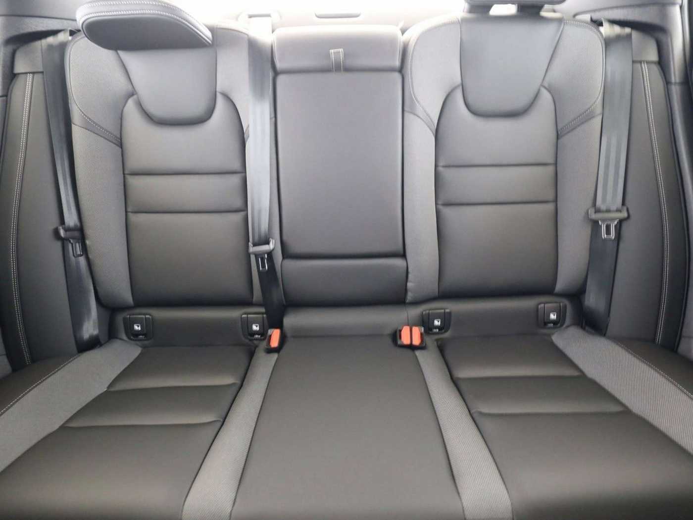 Volvo  B5 Ultimate Dark AWD*SONDERZINS 0,99% eff.