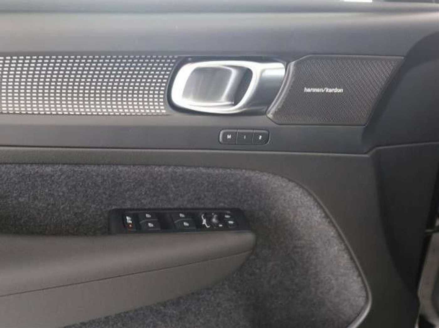 Volvo  Ultra Black Edition*360°*PIXEL*ACC*BLIS*AHK