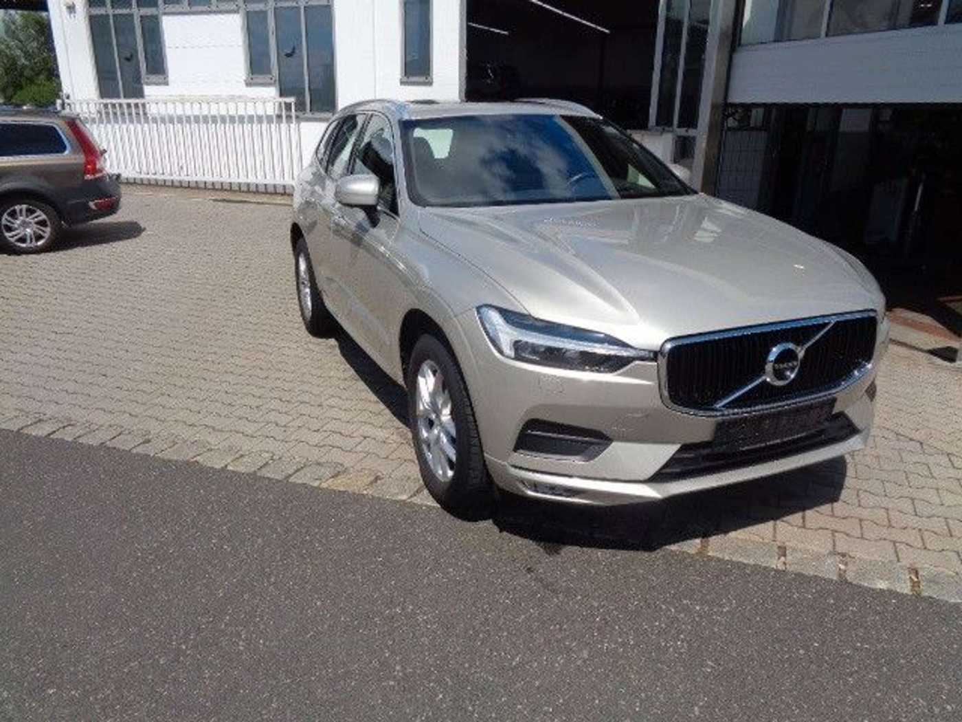 Volvo  Momentum Pro AWD*SD*ACC*BLIS*HUD*VOLL-LED