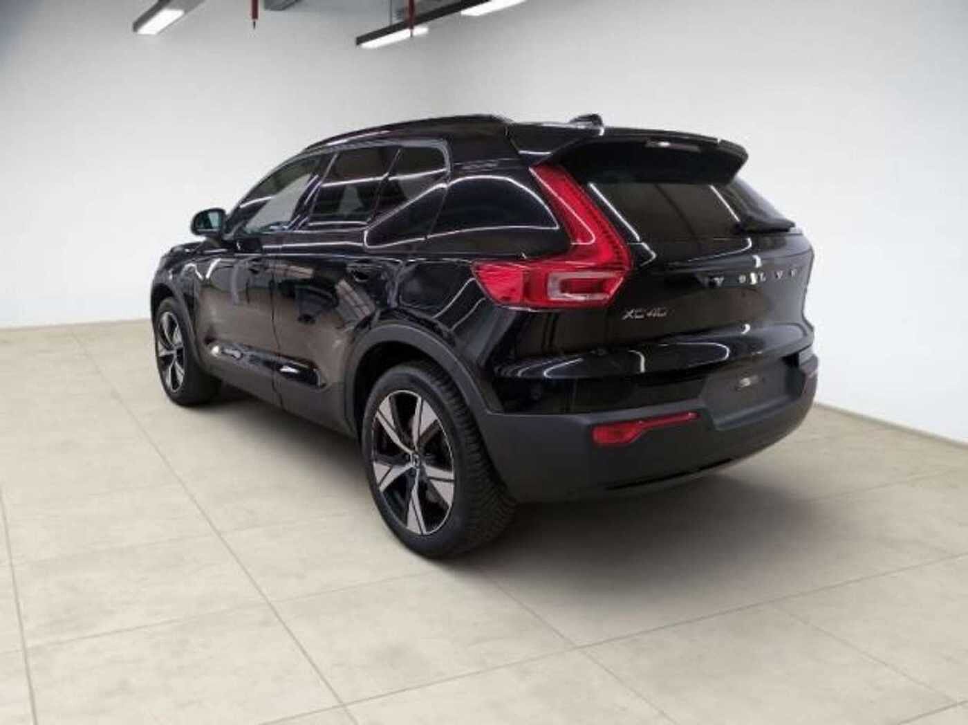 Volvo  XC40 Plus Recharge Pure Electric 2WD