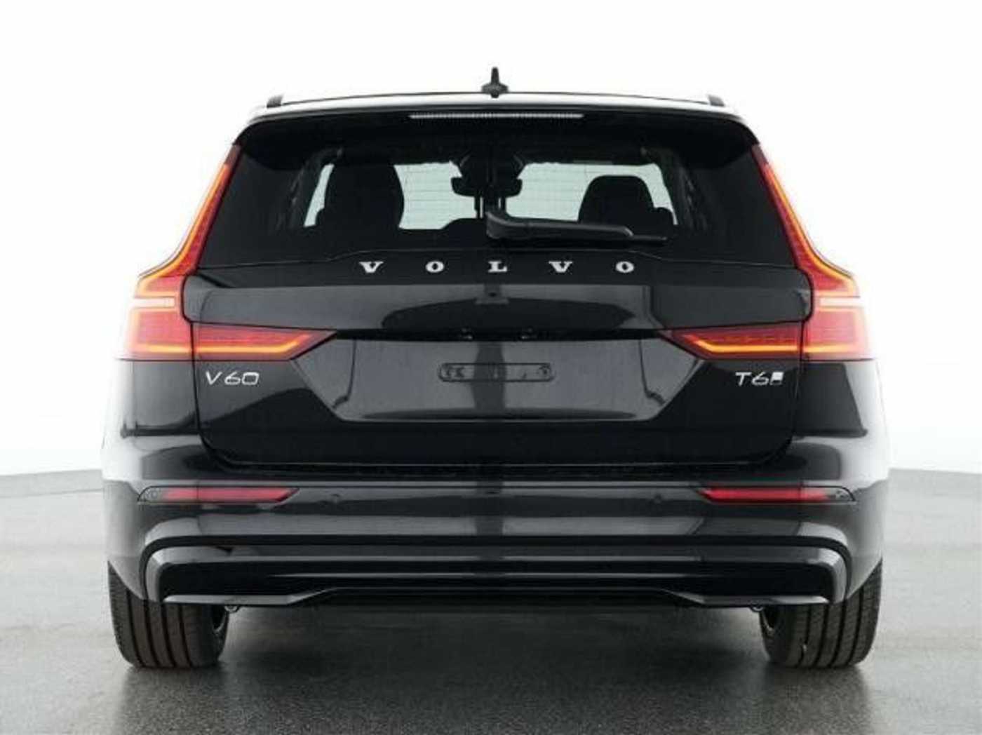 Volvo  T6 Plus Dark Recharge Plug-In Hybrid AWD