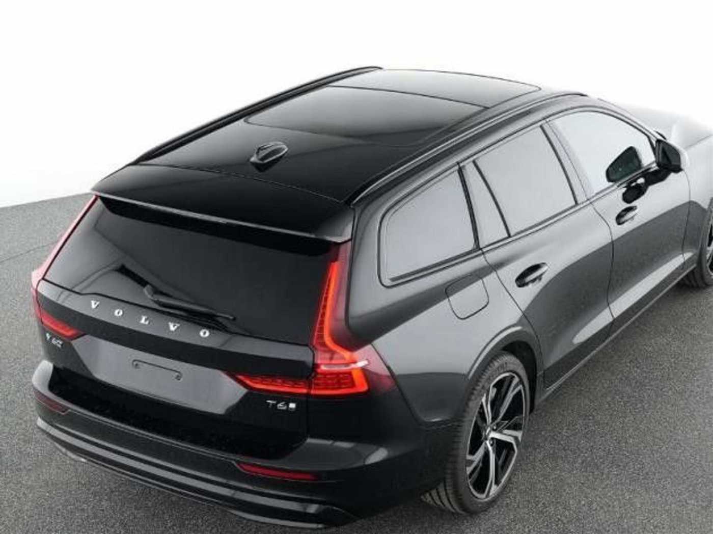 Volvo  T6 Plus Dark Recharge Plug-In Hybrid AWD