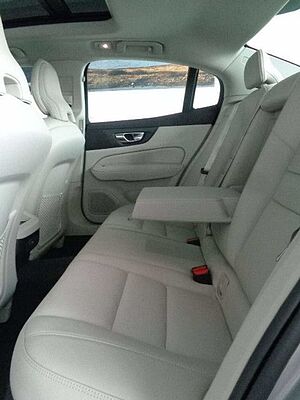 Volvo  Plus Dark*LEDER BEIGE*MITARBEITERFAHRZEUG !
