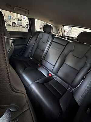 Volvo  Pro AWD