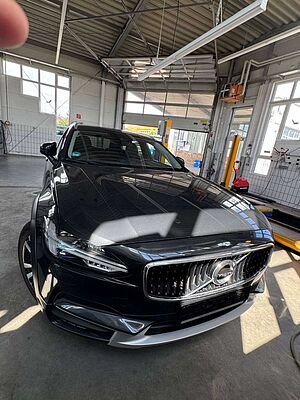 Volvo  Pro AWD
