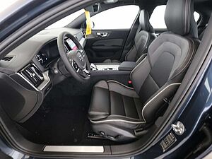 Volvo  B5 Ultimate Dark AWD*SONDERZINS 0,99% eff.