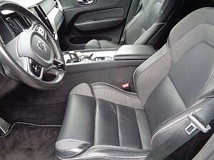 Volvo  R-Design Recharge Plug-In Hybrid AWD*HUD*