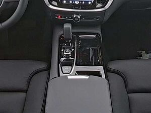 Volvo  T6 Plus Dark Recharge Plug-In Hybrid AWD