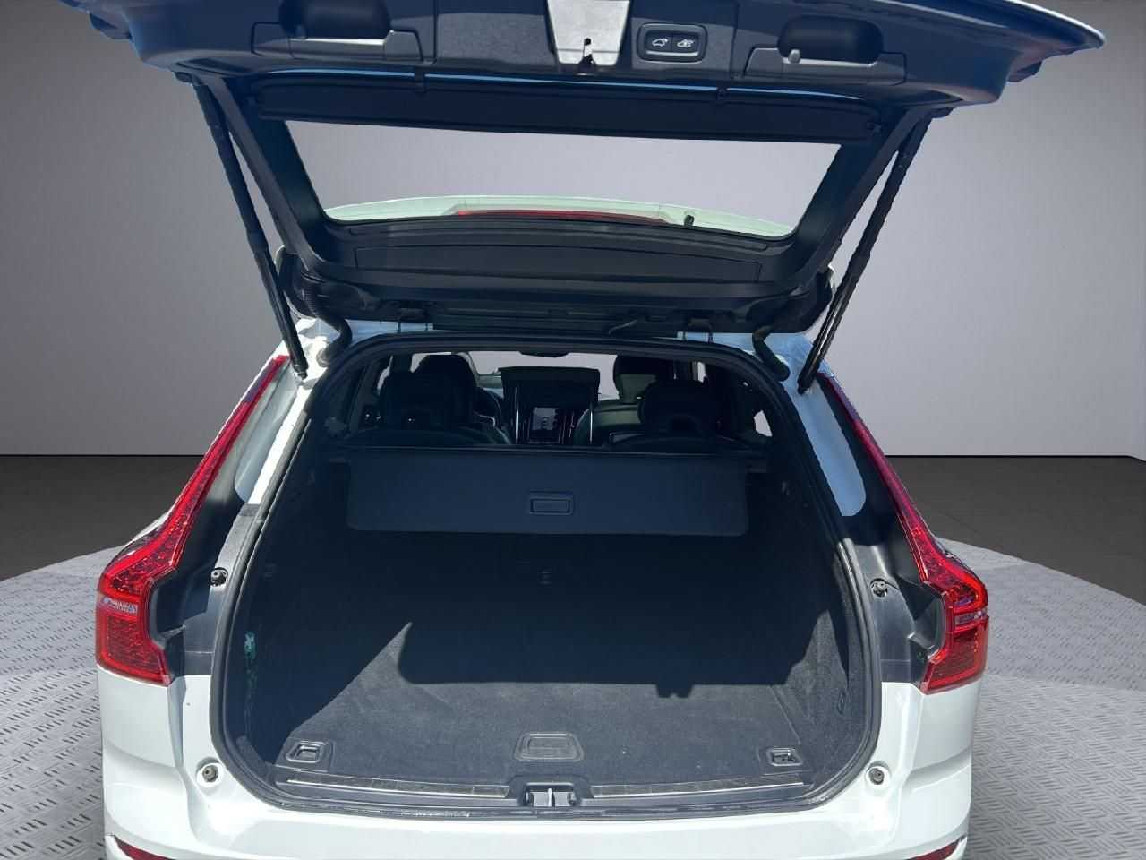 Volvo  Ultimate Dark AWD * AHK * 360 Grad Kamera