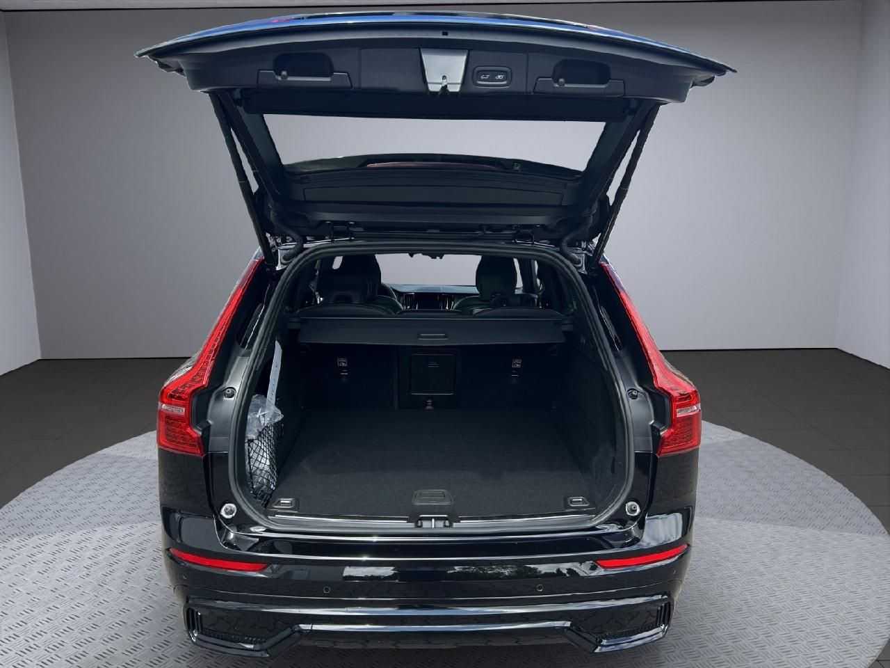 Volvo  Plus Black Edition T6 AWD Plug-In Hybrid
