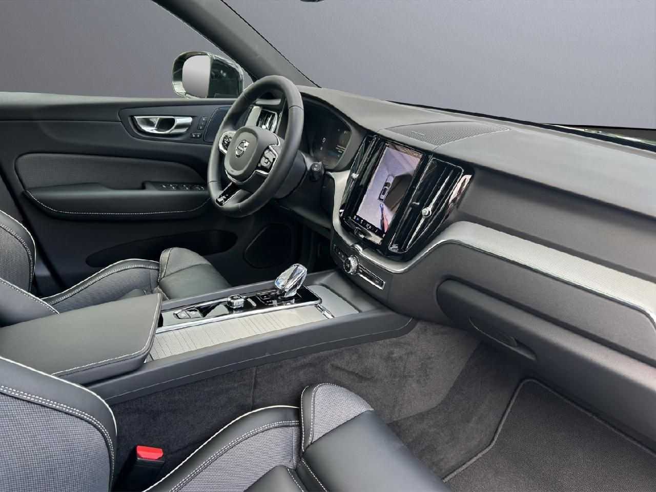Volvo  Plus Black Edition T6 AWD Plug-In Hybrid