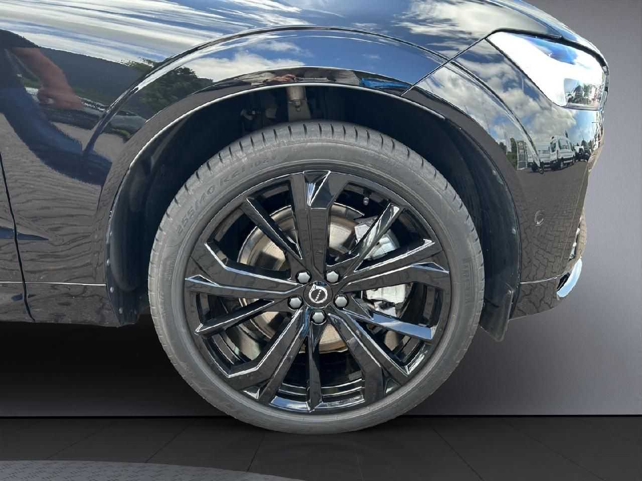 Volvo  Plus Black Edition T6 AWD Plug-In Hybrid