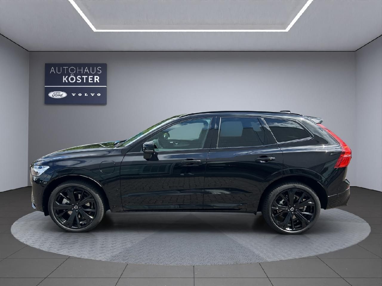 Volvo  Plus Black Edition T6 AWD Plug-In Hybrid
