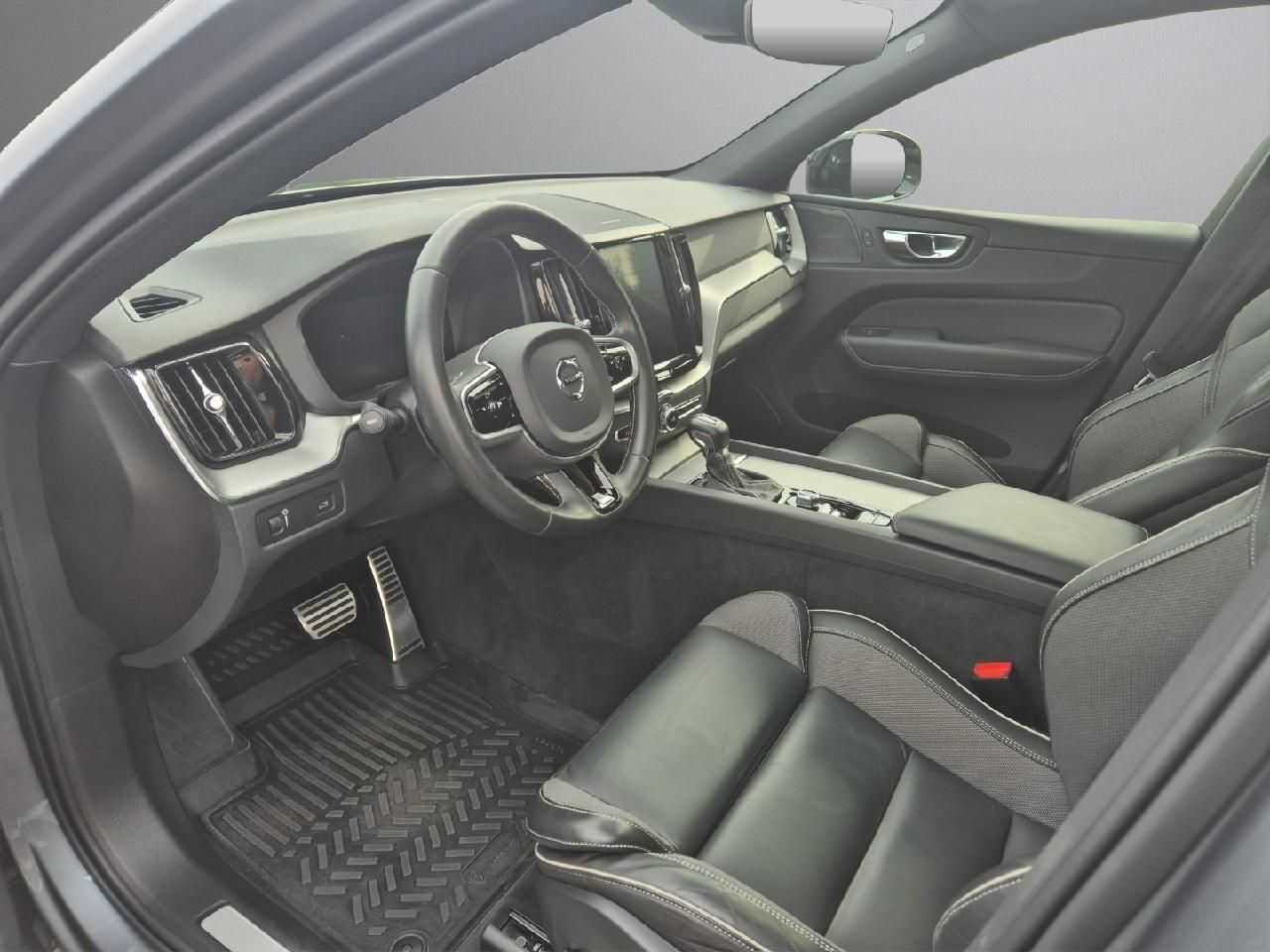 Volvo  R Design 2WD