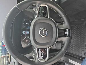 Volvo  R Design 2WD