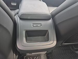Volvo  R Design 2WD