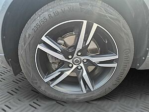 Volvo  R Design 2WD