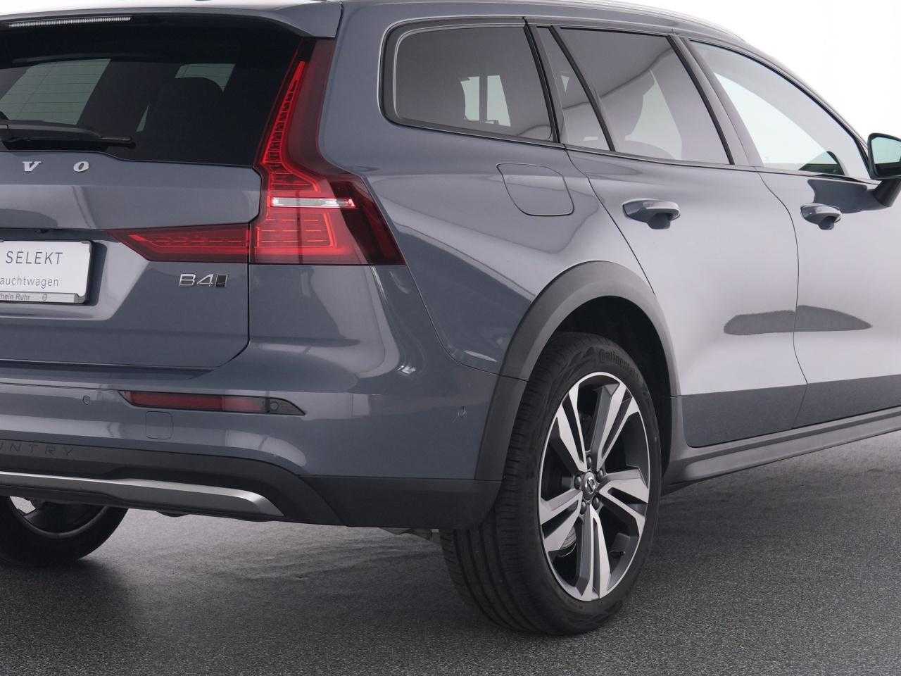 Volvo  CC