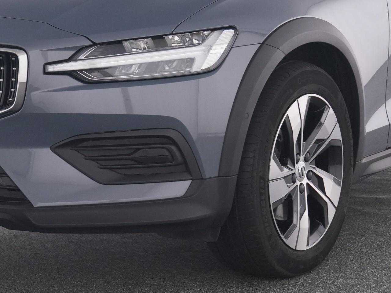 Volvo  V60 CC