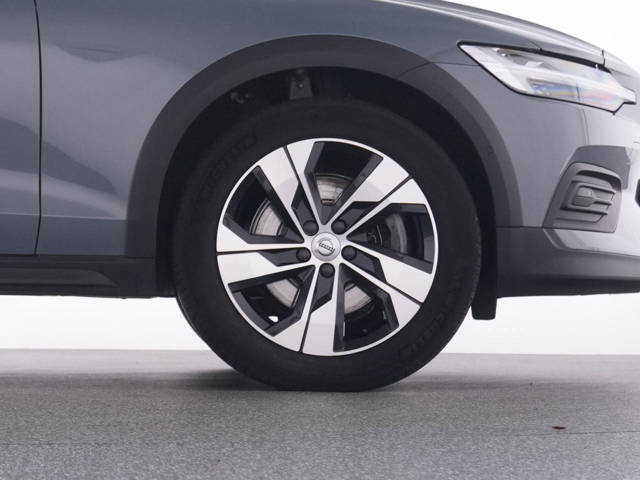 Volvo  V60 CC