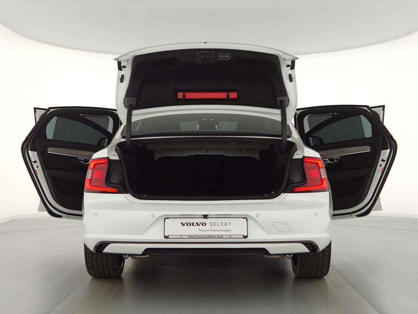 Volvo  S90 Ultimate, B5 AWD Mild-Hybrid, Diesel, Dark