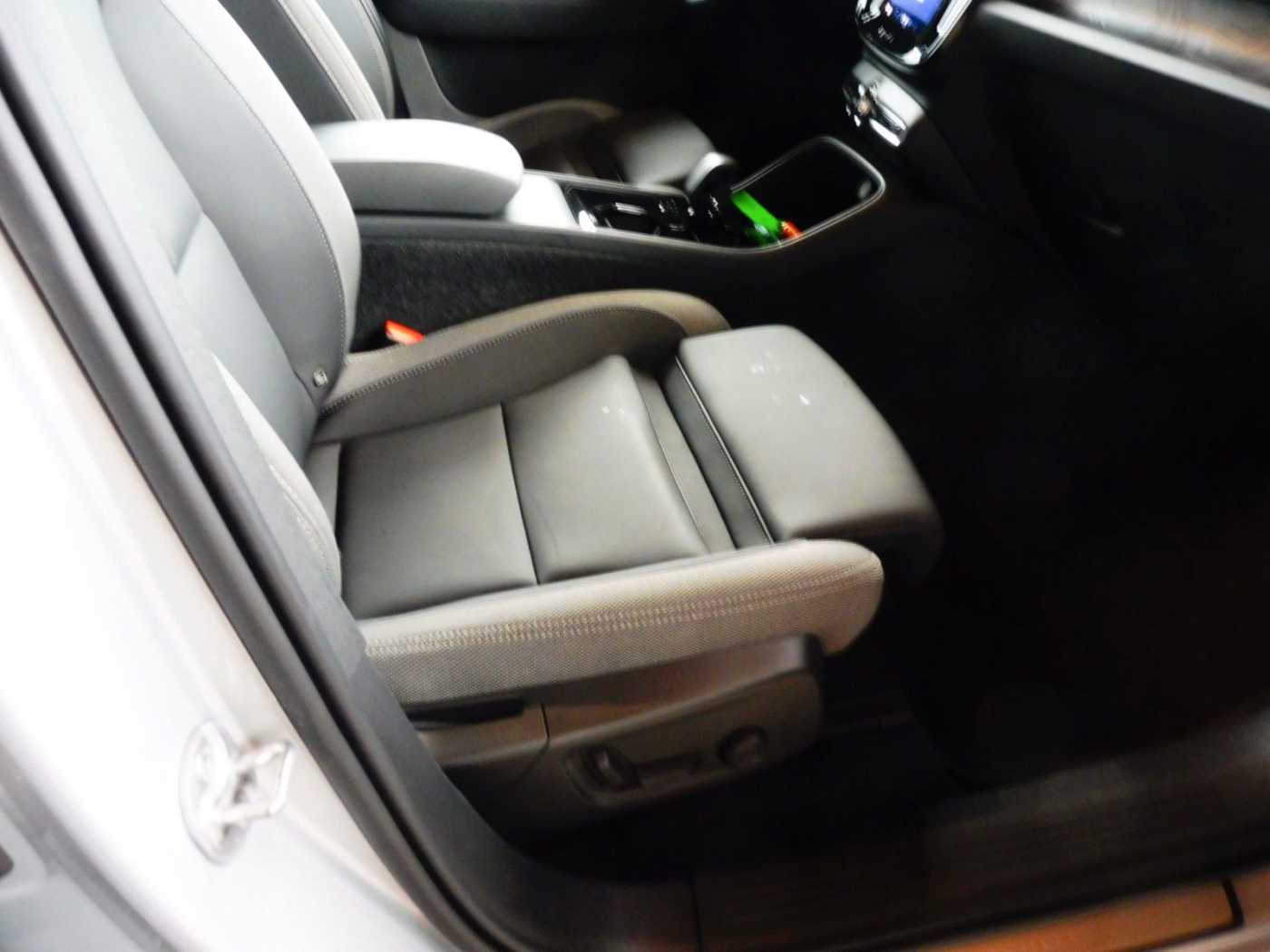 Volvo  Ultimate Recharge Pure Electric 2WD