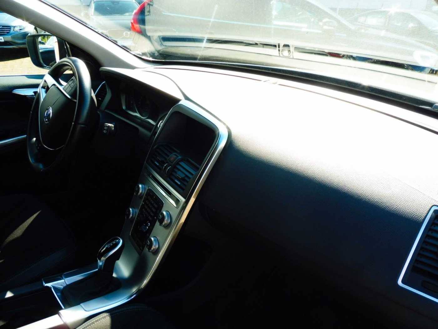 Volvo  D5 Momentum AWD
