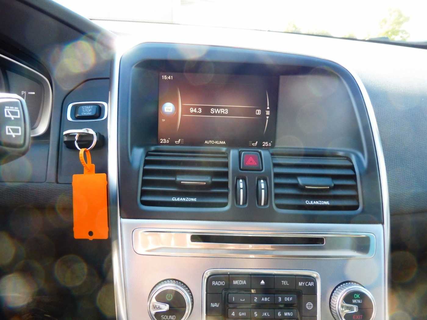 Volvo  D5 Momentum AWD