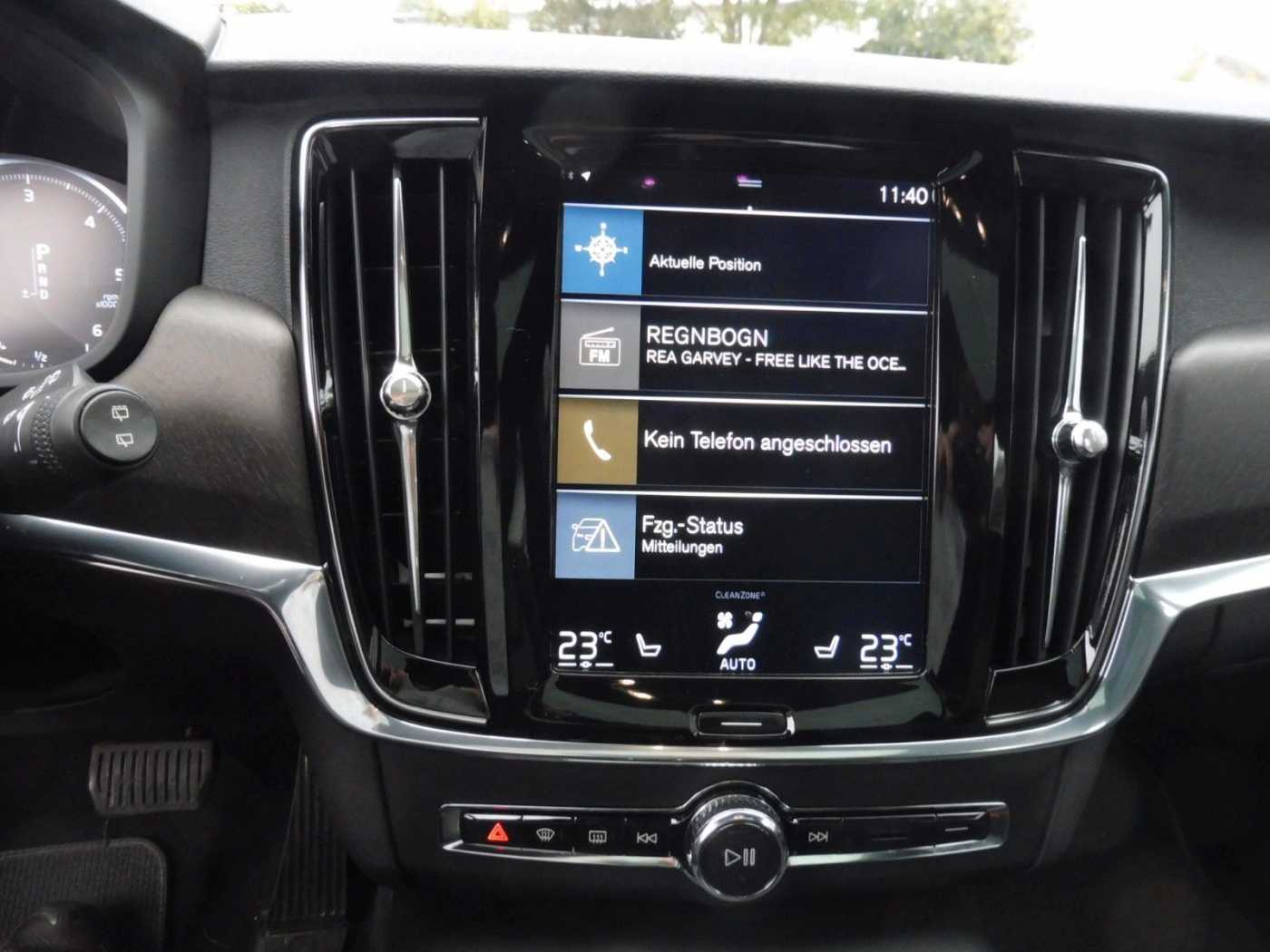 Volvo  D5 Cross Country Pro AWD