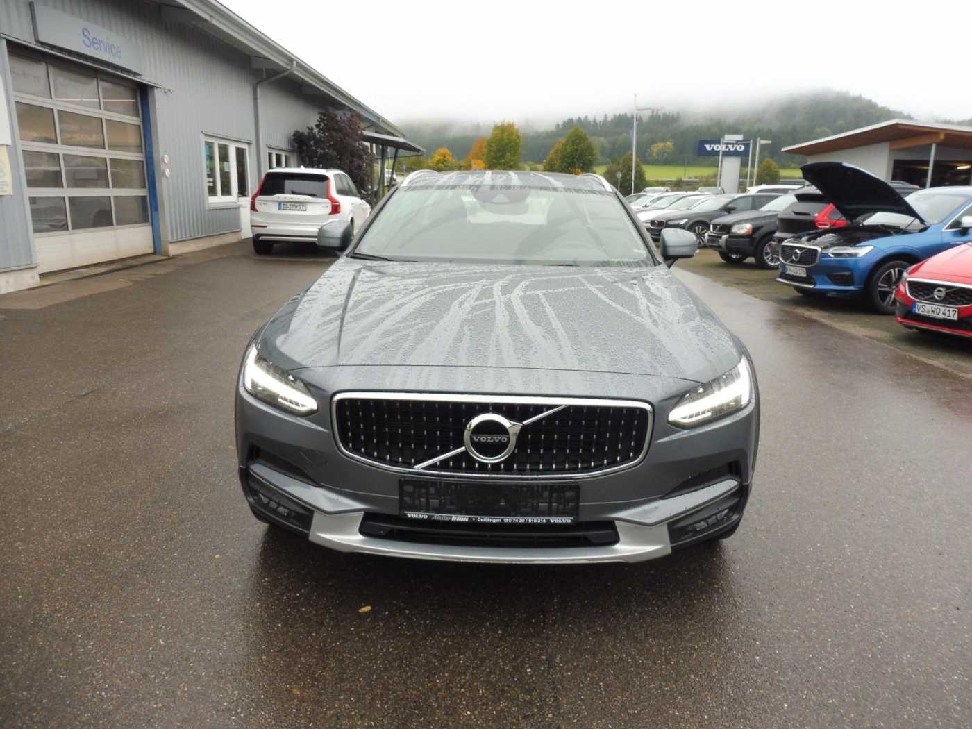 Volvo  D5 Cross Country Pro AWD