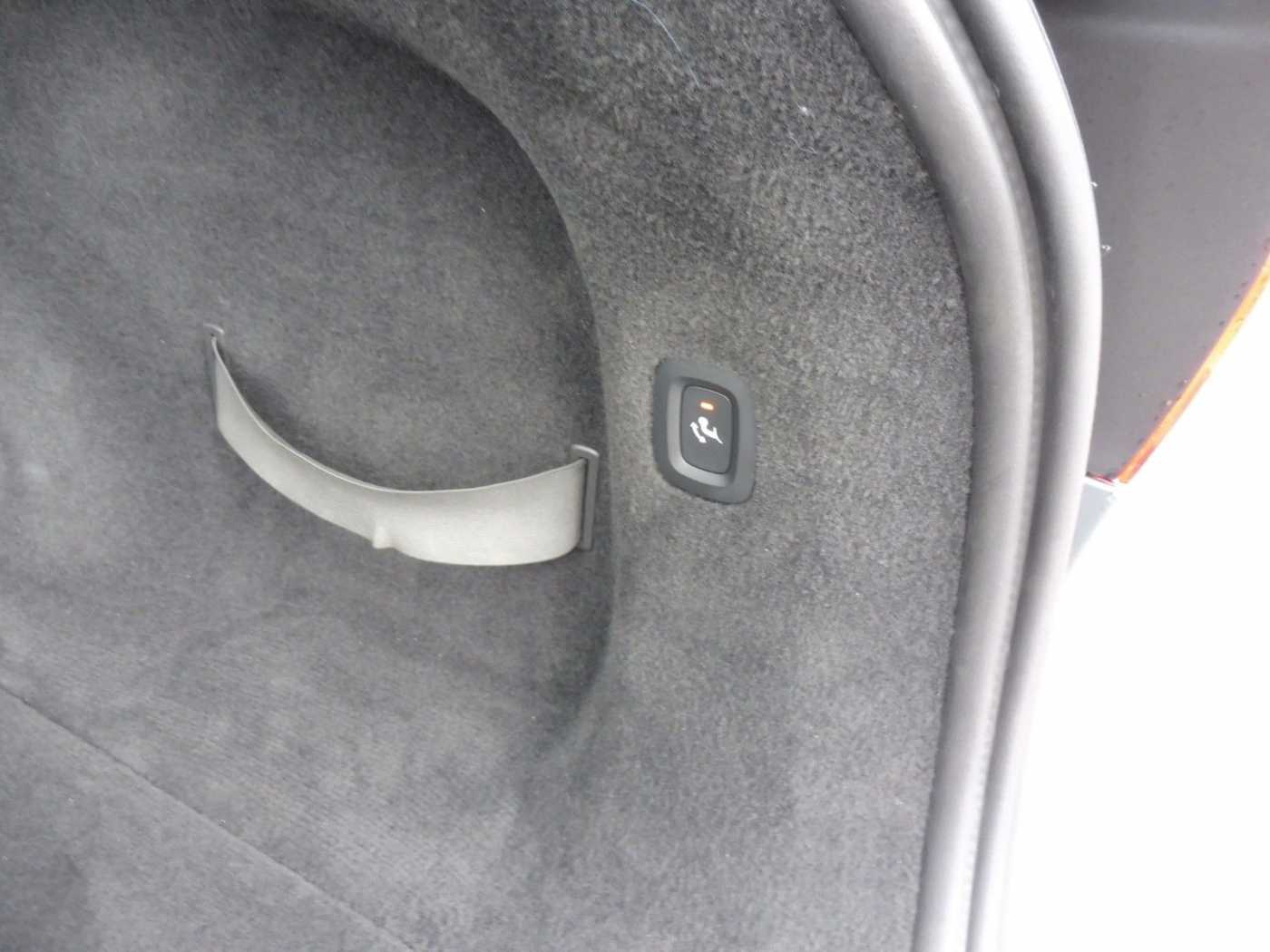 Volvo  D5 Cross Country Pro AWD