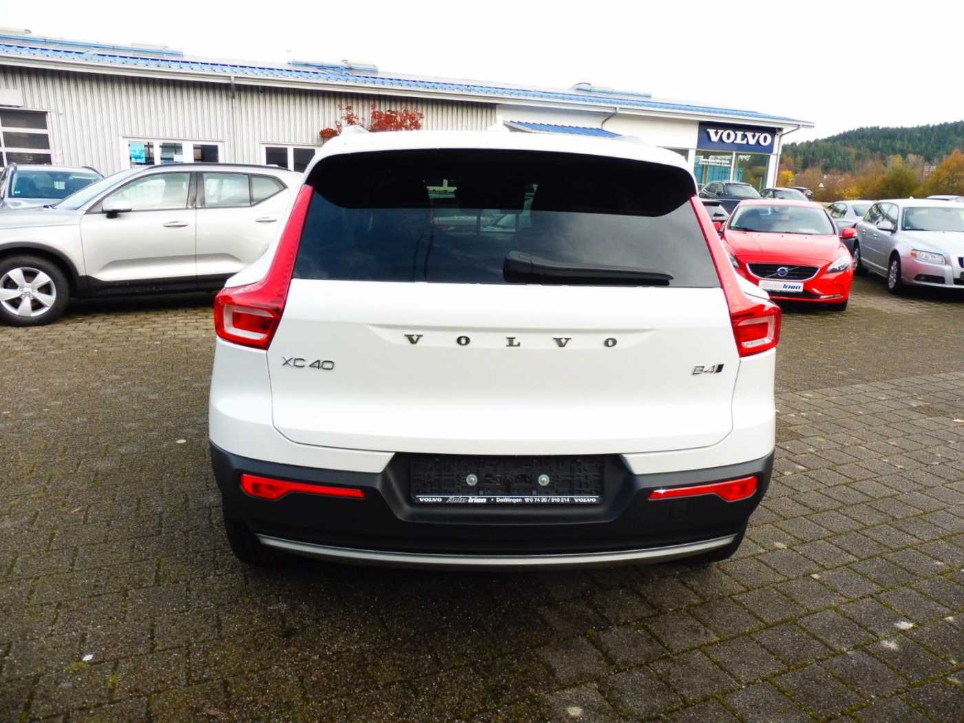 Volvo  B4 Momentum Pro AWD