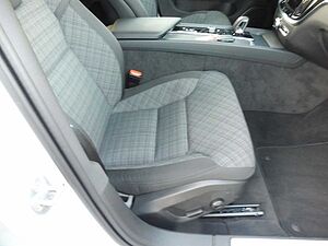 Volvo  Kombi  B4 Core/ Fahrassistenten