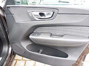 Volvo  B4 Core 2WD