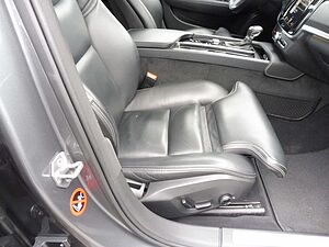Volvo  D5 Cross Country Pro AWD