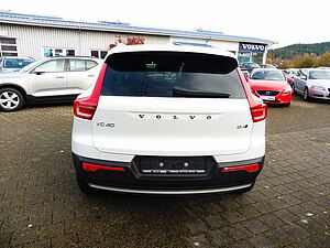 Volvo  B4 Momentum Pro AWD