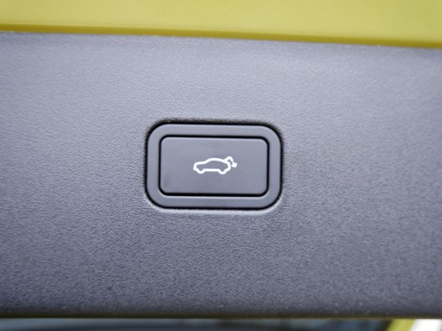 Volvo  Single Motor Extended Range Ultra LED PANO