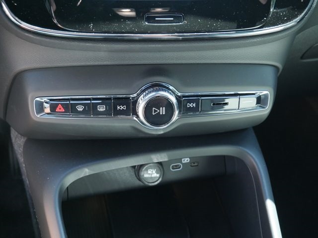 Volvo  B3 Plus Dark KAMERA H K NAVI ACC LED 360