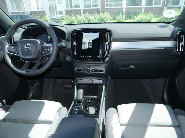 Volvo  B3 Plus Dark KAMERA H K NAVI ACC LED 360
