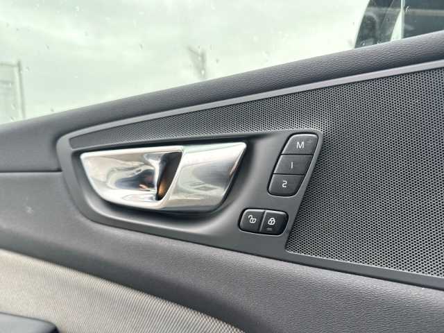 Volvo  T8 R-Design Recharge Plug-In Hybrid AWD StandHZG AHK Leder digitales Cockpit Mem