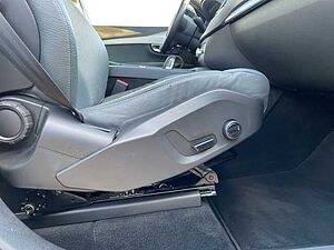 Volvo  T8 AWD R-Design Expression Recharge 7-Sitzer Plug-In Hybrid HUD StandHZG