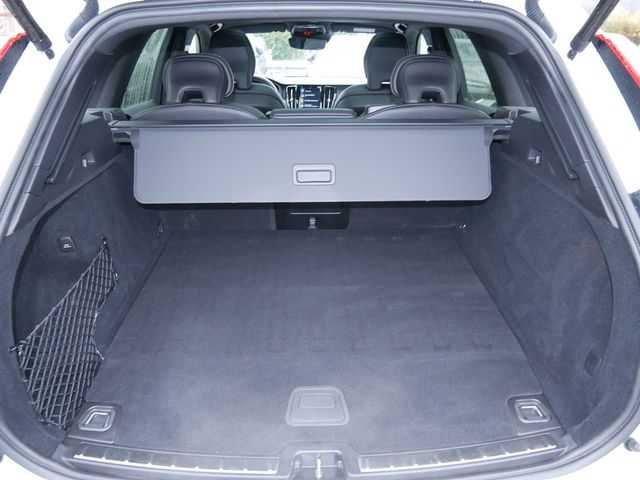 Volvo  T8 Twin Engine R-Design AWD H K NAVI LED