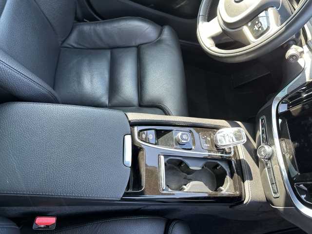 Volvo  T6 Inscription Recharge Plug-In Hybrid AWD