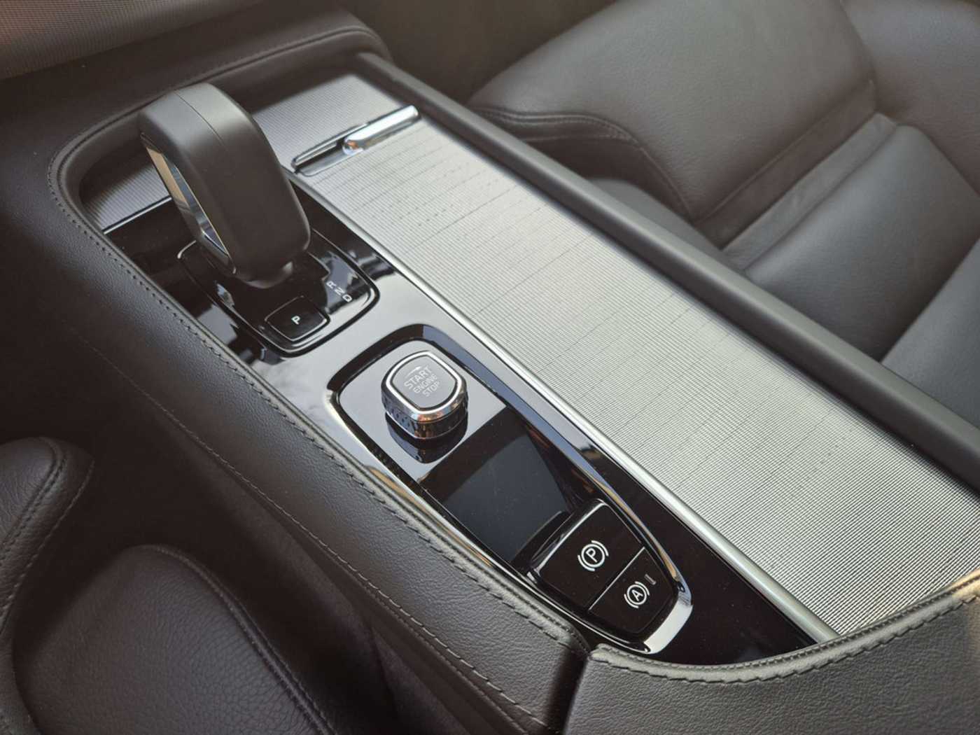 Volvo  T8 Recharge Ultimate Bright Plug-In Hybrid