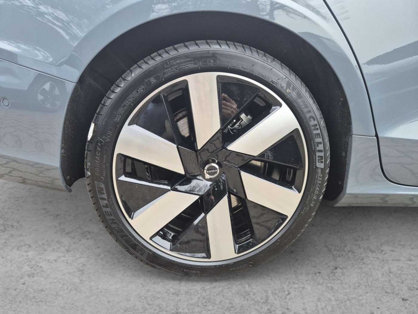 Volvo  T8 Ultimate Dark Recharge Plug-In Hybrid AWD