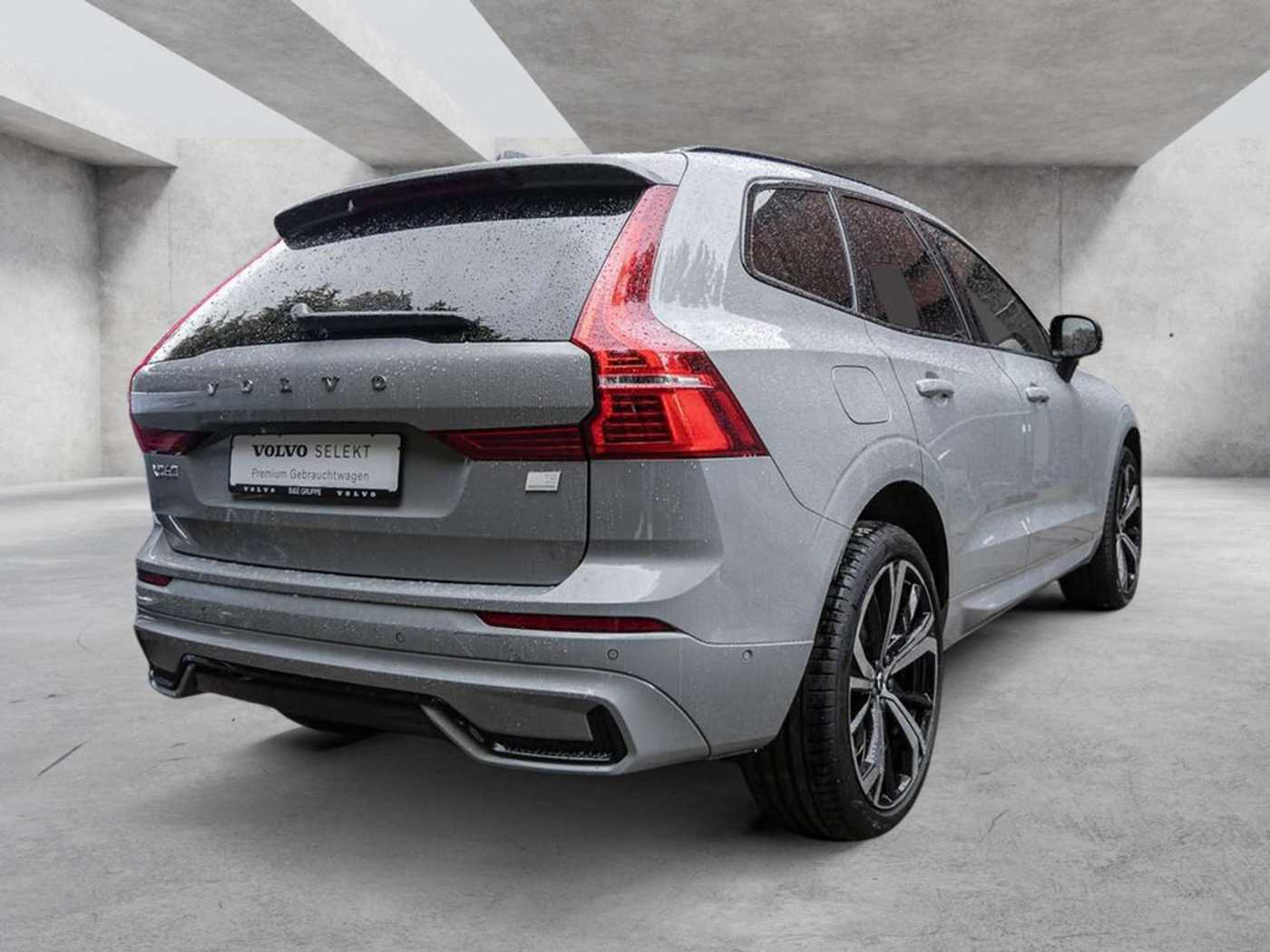 Volvo  T8 Plus Dark Recharge Plug-In Hybrid AWD