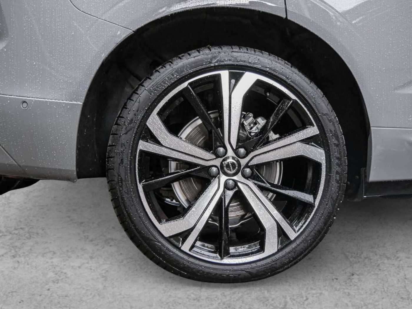 Volvo  T8 Plus Dark Recharge Plug-In Hybrid AWD